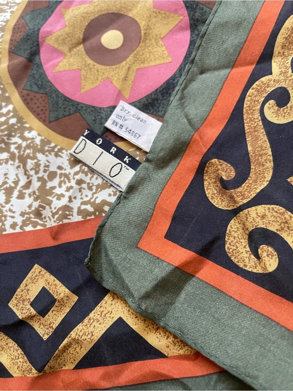NEW YORK STUDIO 100% Silk Scarf Rectangle